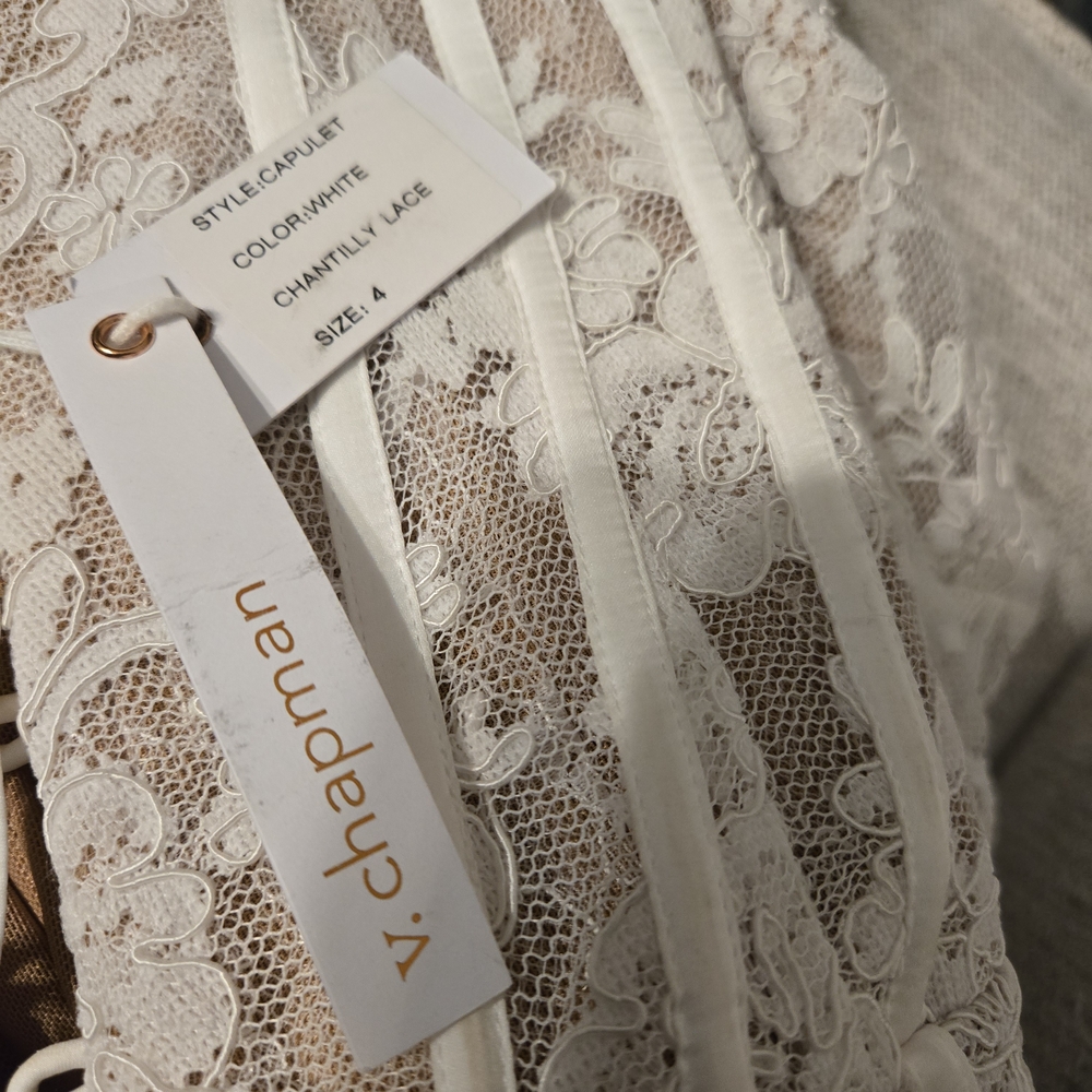 V. Chapman Capulet Dress in White Chantilly Lace - Picture 9 of 11